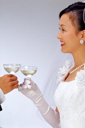 大半が男女一人で参加しています